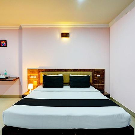 Super Townhouse Mg Road Near Commercial Street บังกาลอร์ ภายนอก รูปภาพ