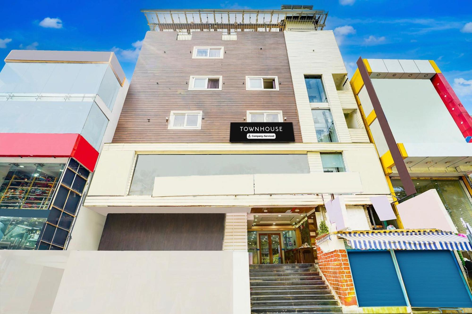 Super Townhouse Mg Road Near Commercial Street บังกาลอร์ ภายนอก รูปภาพ
