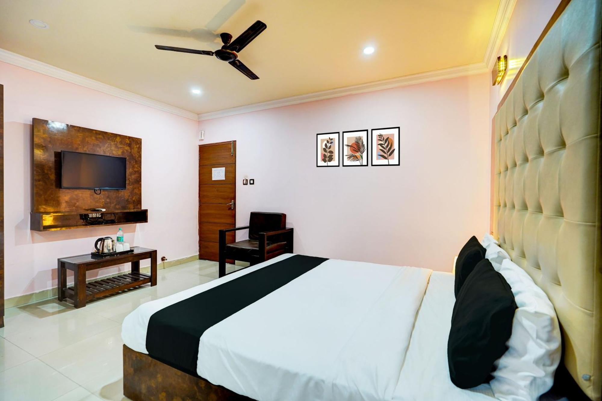 Super Townhouse Mg Road Near Commercial Street บังกาลอร์ ภายนอก รูปภาพ