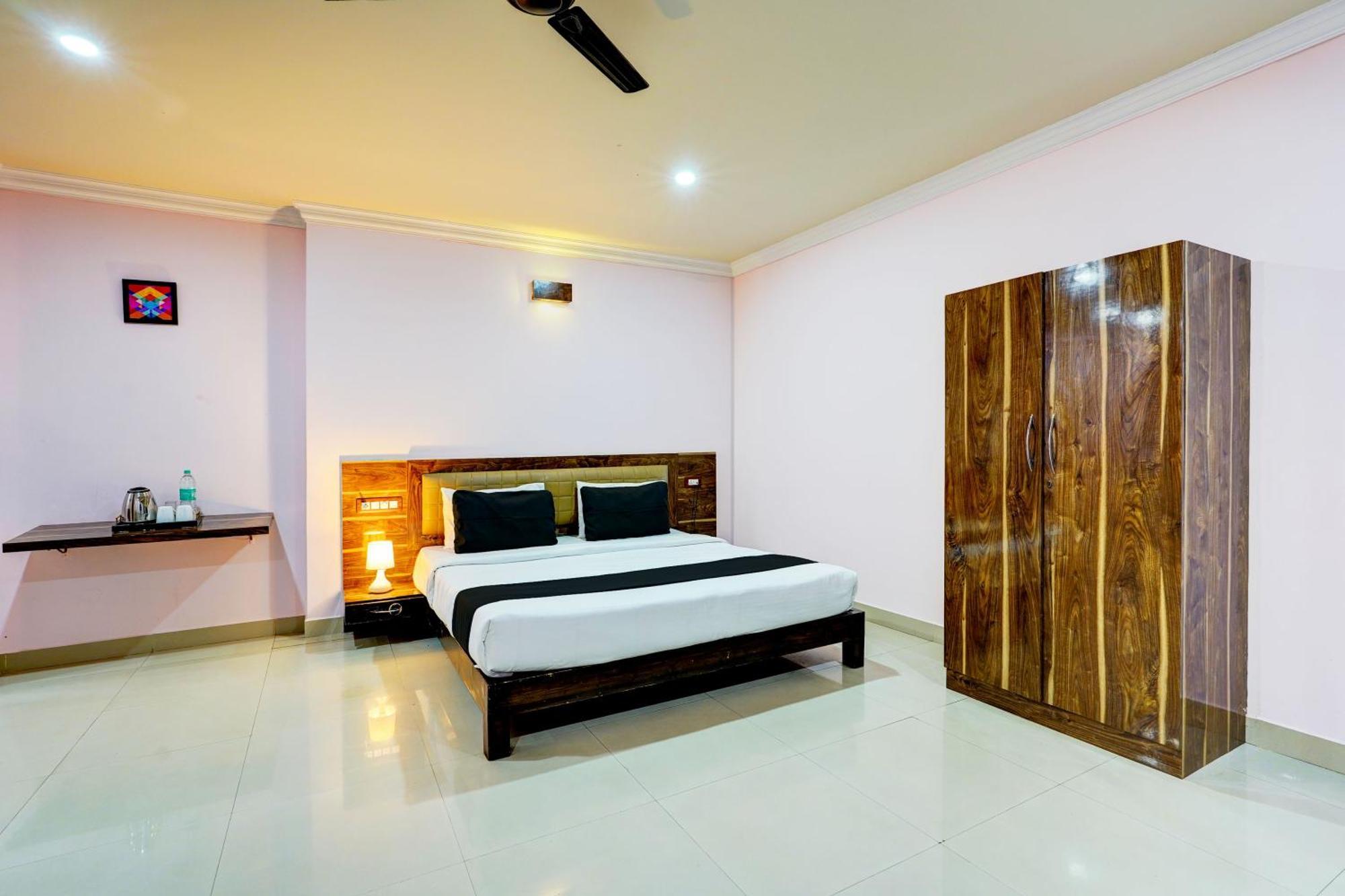 Super Townhouse Mg Road Near Commercial Street บังกาลอร์ ภายนอก รูปภาพ