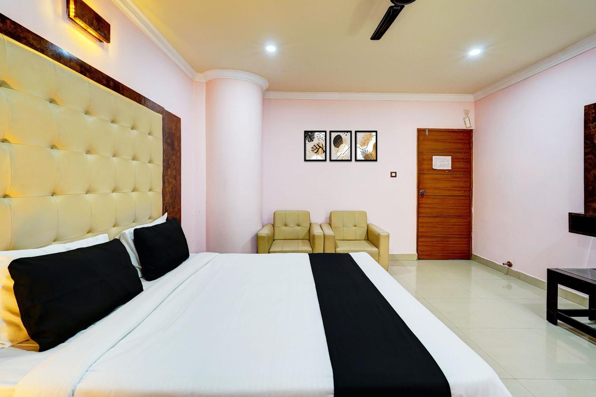 Super Townhouse Mg Road Near Commercial Street บังกาลอร์ ภายนอก รูปภาพ