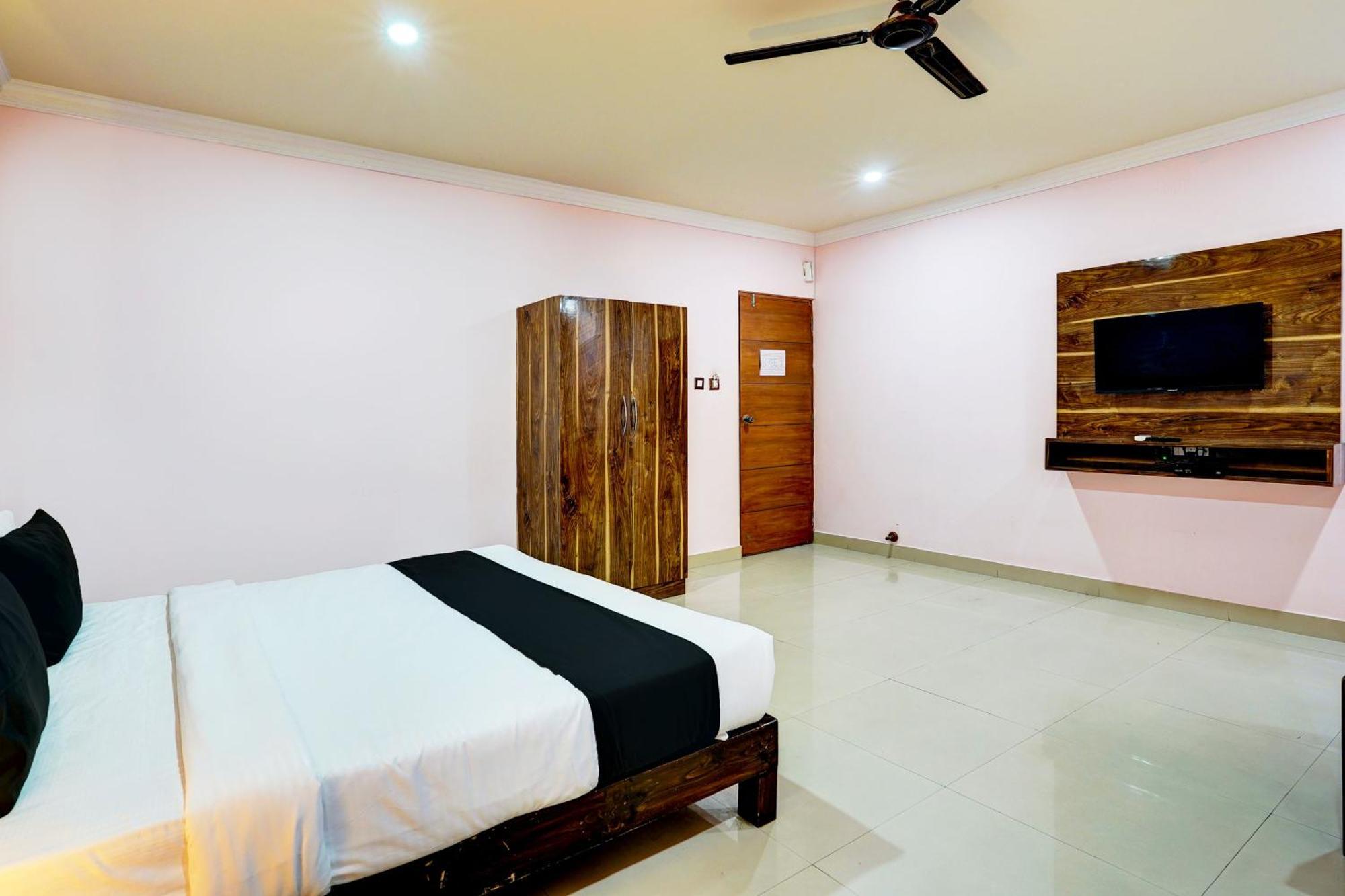 Super Townhouse Mg Road Near Commercial Street บังกาลอร์ ภายนอก รูปภาพ