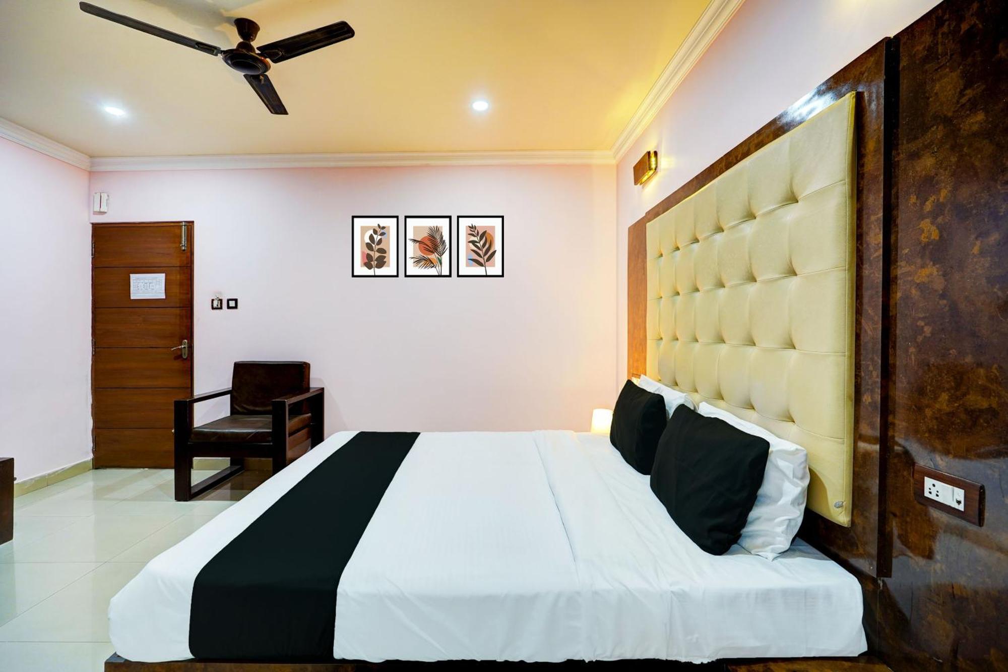 Super Townhouse Mg Road Near Commercial Street บังกาลอร์ ภายนอก รูปภาพ