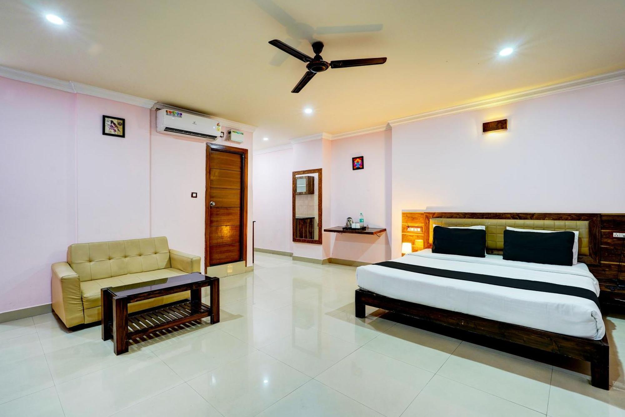 Super Townhouse Mg Road Near Commercial Street บังกาลอร์ ภายนอก รูปภาพ