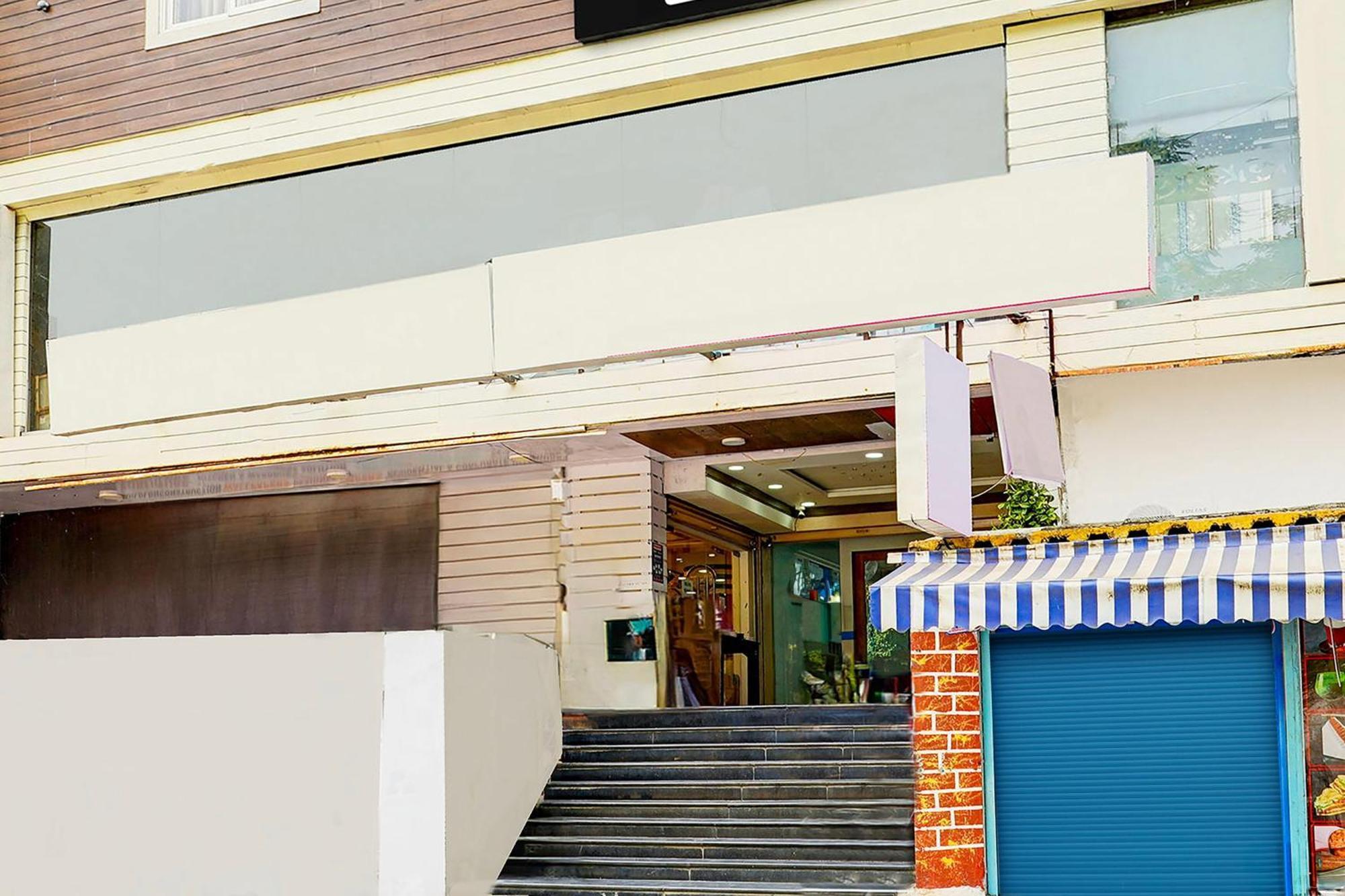 Super Townhouse Mg Road Near Commercial Street บังกาลอร์ ภายนอก รูปภาพ